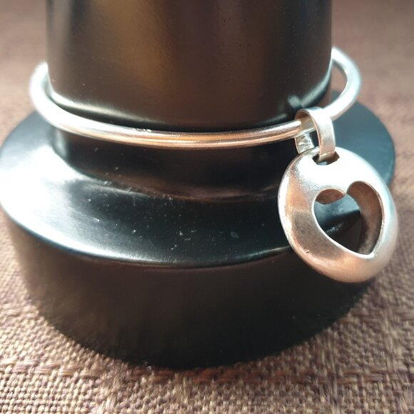 Stunning Vintage Solid 925 Sterling Silver Big Heart Charm Cuff Bangle Bracelet - Picture 9 of 14